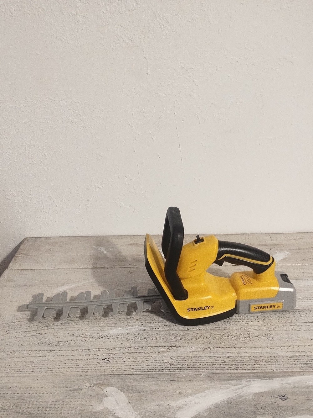 Stanley Jr toy pretend play Battery Operated Hedge Trimmer color yellow andblack